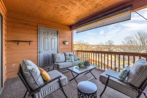 Bright Stylish Condo w/ Balcony - Image 5