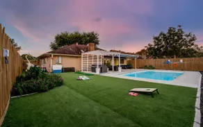 Your Houston Vacation Getaway, 4-BD, Pool, Patio - Image 2