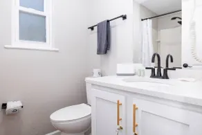 Sojourn 1 BR Beach Home with Private Beach Access - Image 4