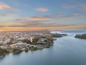 Luxury Waterfront Home - Image 3