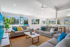 Luxury Waterfront Home - Image 4