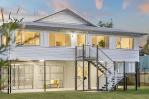 Luxury Waterfront Home - Image 2