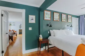 The Wayne Shire-House-Private Bathroom - Image 4
