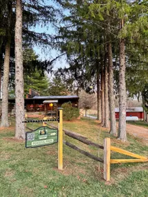 Peaceful Pines Lodge, Hot Tub, Wi-Fi, Pets, Stalls - Image 2