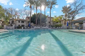 Stunningly Designed Heated Pool & Spa Sleeps 6 - Image 4