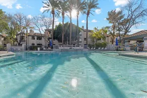 Stunningly Designed Heated Pool & Spa Sleeps 6 - Image 2