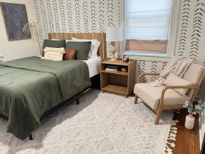 Luxe 2-Bedroom Duplex, Moments from It All! - Image 2
