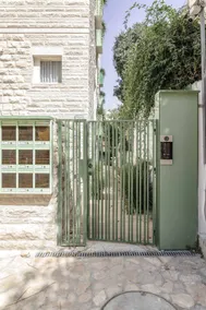 The J - *New* Luxury Four Bedroom Duplex By Localz - Image 5