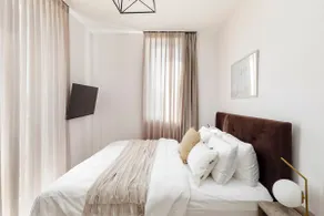 The J - *New* Luxury Four Bedroom Duplex By Localz - Image 4