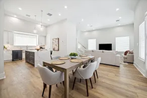 4-Story: Skyline Rooftop, 4 En-Suites, Elevator - Image 3