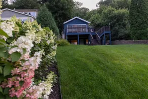 Shoreview Lakeside Cottage - Image 2