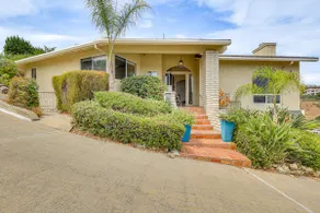 San Marcos Getaway w/ Deck & Lake Views! - Image 4