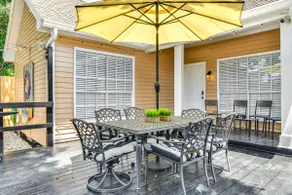 Colorful Baton Rouge Home: Deck, Grill & Fire Pit - Image 3