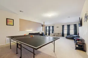 Huge Accessible Home Sleeps 21 with Game Room - Image 2