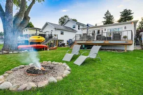 Family-friendly Retreat on Gilletts Lake! - Image 3