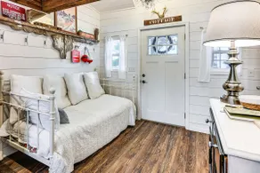 Family-friendly Retreat on Gilletts Lake! - Image 5