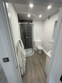 Apartment-Private bathroom with shower - Image 4
