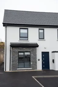 Luxury 3 bed town house Dog friendly - Image 2
