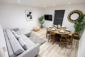 Watford 2-Bed Oasis - 20-min to London - Central - Image 2