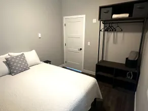 Downtown Minimalist Apartment - Image 3