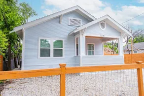 Stunning Elegance 4BR2.5 BA Near Vibrant Downtown - Image 3