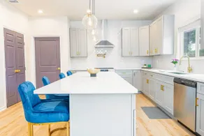 Stunning Elegance 4BR2.5 BA Near Vibrant Downtown - Image 5