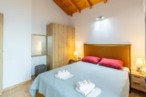 Katerinas Villa 2 - Monemvasia Beachfront Haven - Image 3