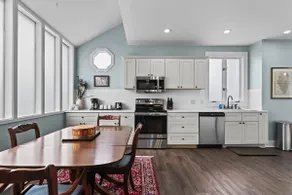 Historic Luxury Stay | Downtown Springfield | Step - Image 5