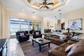 Peace River Waterfront Luxury Living - 5-BD w Pool - Image 4
