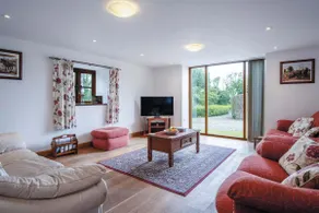 The Stables - 3 Bedroom Cottage - Beavers Hill - Image 2
