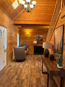 Honeybee Cabin - Image 4