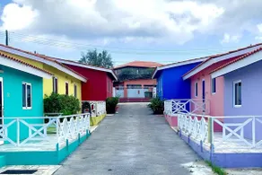 Central - Gated - 2 Bedrooms - Near Beaches - Image 2