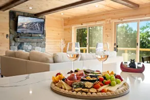 Birch Mountain Cabin| EV Charger-Slps12! HotTub! - Image 4