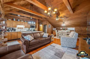 Autumn Breeze Cabin - Image 3