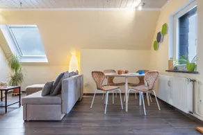 Vacation home with panoramic view - Image 3