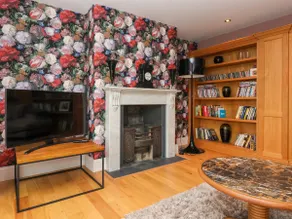 12 Cross Street - Image 4