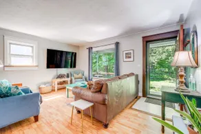 Blacksburg Hideaway w/ Hot Tub ~ 5 Mi to Campus! - Image 4