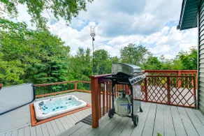 Blacksburg Hideaway w/ Hot Tub ~ 5 Mi to Campus! - Image 3