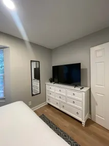 Aksarben Modern 1 Bd , ground level w/parking - Image 3