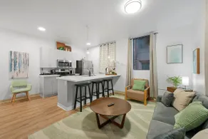 Columbus Charm 1 Bedroom Cozy Apartment - Image 4