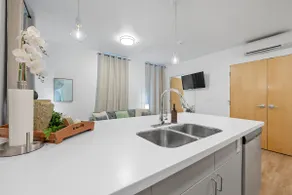 Columbus Charm 1 Bedroom Cozy Apartment - Image 3