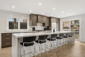 Prestigious Retreat w Gym, AC, Office, 5BR, Cable - Image 3