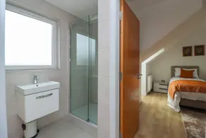 St Annes - Family Cottage with hOutdoor Space - Image 3