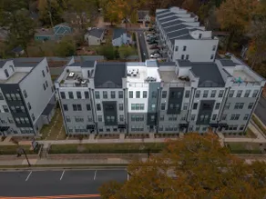 NEW Luxury Condo, Rooftop Terrace, EV Charger! - Image 2