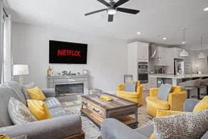 NEW Luxury Condo, Rooftop Terrace, EV Charger! - Image 4