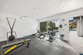 Waterfront 2-Bed Oasis - Pool Steam Jacuzzi Gym - Image 5