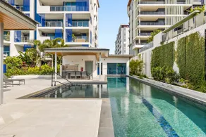 Waterfront 2-Bed Oasis - Pool Steam Jacuzzi Gym - Image 3