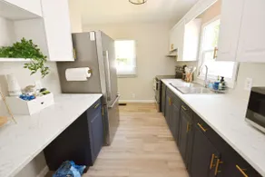 5 min walk to Notre Dame! Modern home (517) - Image 4