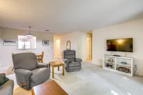 Bella Vista Townhome w/ Deck Near Back 40 Trail! - Image 5