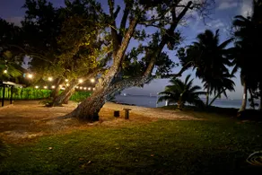 VILLA VAIROARII - Garden & private beach - Image 4